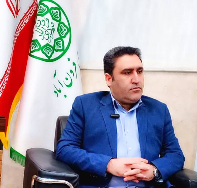 شهردار فرون آباد از آغاز عملیات زیرسازی و آماده سازی پروژه اصلاح کندرو ورودی شهر خبر داد