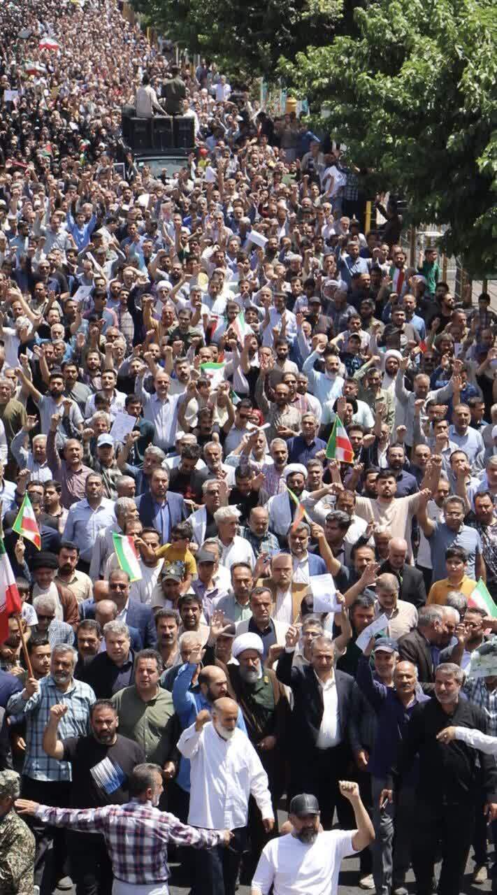 راهپیمایی خشم و نصر شهرستان قرچک در پی حمایت از نیروهای مسلح و محکومیت رژیم کودک‌کش صهیونیستی برگزار شد