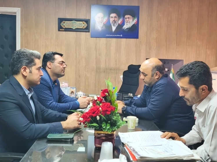  پیگیری تعیین تکلیف اراضی وقفی روستای باغ‌خواص در جلسه قاسمی با رئیس اداره اوقاف ورامین