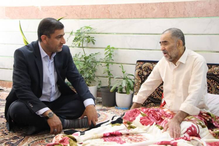 عیادت فرماندار پیشوا از همکار پیشکسوت فرمانداری