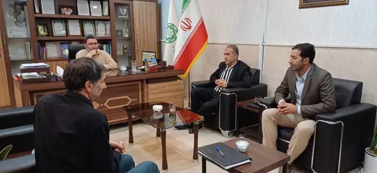 رئیس اداره پست شهرستان پاکدشت در راستای اجرای پروژه ملی GNAF با شهردار فرون آباد دیدار کرد