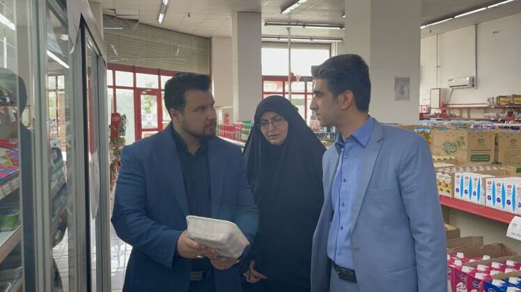 برخورد قاطع با متخلفان بازار/ ۸ واحد صنفی متخلف در گشت نظارتی تنظیم بازار قرچک پلمب شد