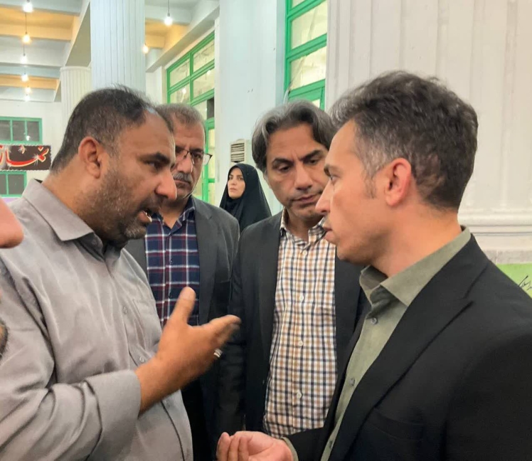 میز خدمت در مصلی شهرستان قرچک برگزار شد
