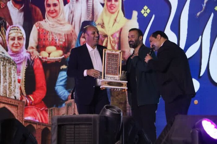 پایان باشکوه جشنواره اقوام با تقدیر از عوامل اجرایی و اصحاب رسانه در ورامین