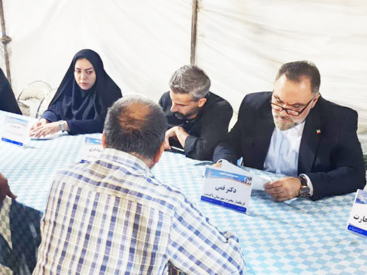 برپایی میز خدمت شبانه در پاکدشت؛ گامی عملی در راستای تحقق اهداف دولت چهاردهم