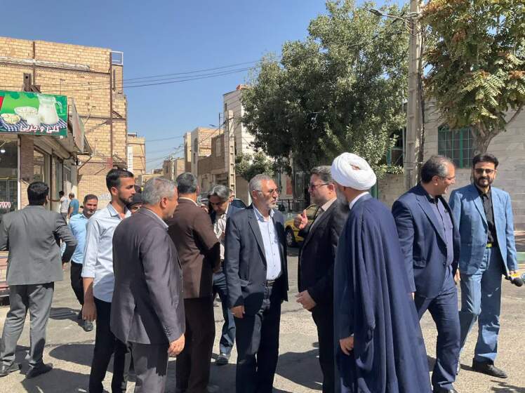 آئین افتتاحیه پروژه‌ روکش آسفالت معابر روستای محمدآباد شهرستان قرچک با حضور معاون هماهنگی امور عمرانی استانداری تهران 