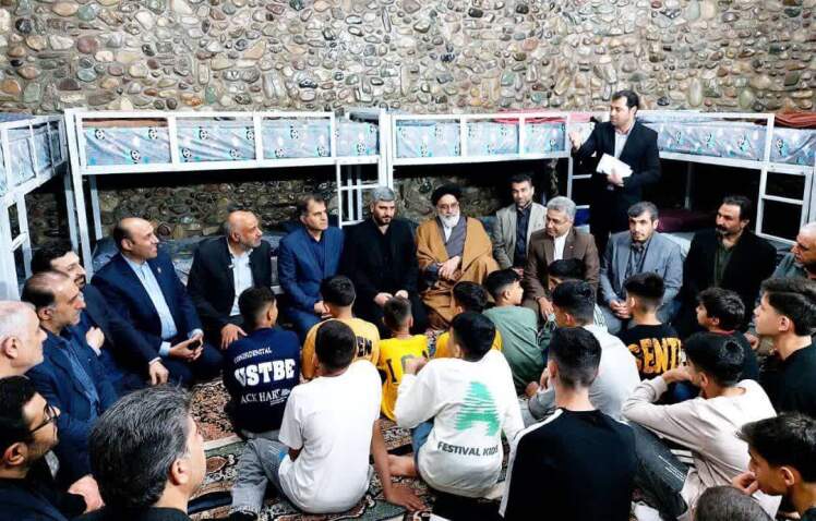 بازدید وزیر کار، تعاون و رفاه اجتماعی از مرکز نگهداری کودکان امید در ورامین