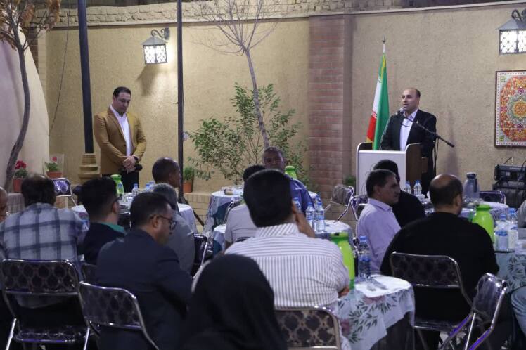 بخشدار نماینده عالی دولت در بخش است و همه دستگاه ها باید او را در خدمت به مردم یاری کنند