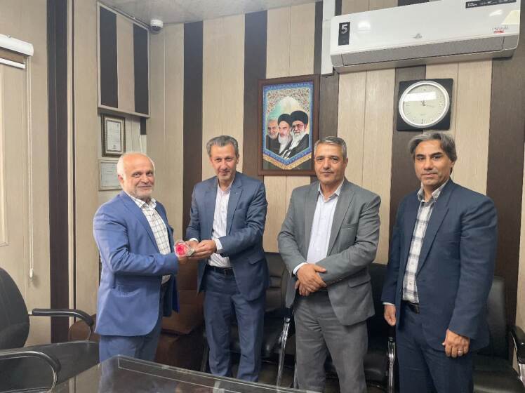 تجلیل فرماندار قرچک از اساتید دانشگاه آزاد اسلامی در هفته بزرگداشت مقام معلم