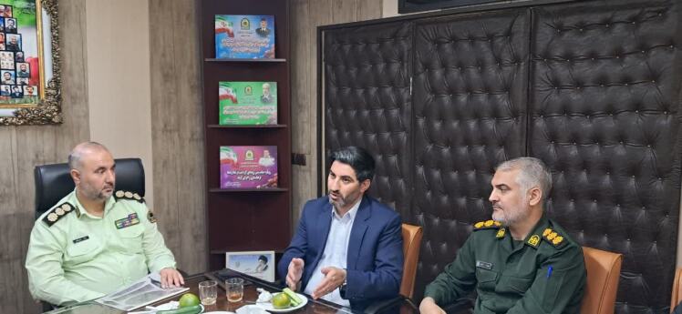 دیدار اعضای شورای تامین ورامین با فرمانده انتظامی شهرستان
