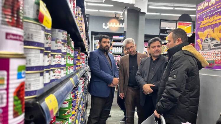 بازدید سرزده شرفی مدیرکل اداره بازرسی استانداری تهران از مراکز خرید ورامین و بررسی قیمت ها و نحوه خدمات رسانی به مردم