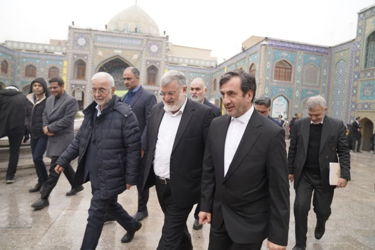 حضور وزیر کشور و استاندار تهران در شهرستان ری و بخش فشافویه به منظور افتتاح نیروگاه خورشیدی در بخش فشافویه 