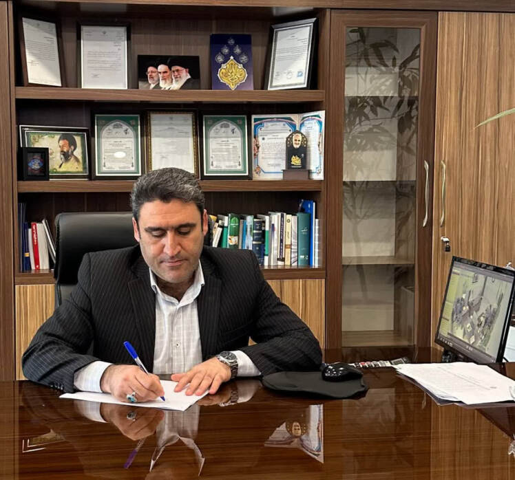  ساماندهی معابر شهر فرون آباد با پخش 200 تن آسفالت