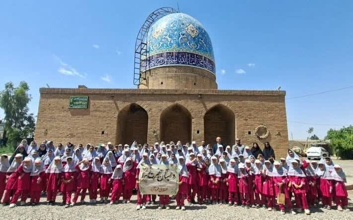 بازدید دانش آموزان ورامینی از بنای تاریخی و مذهبی امامزاده عبدالله
