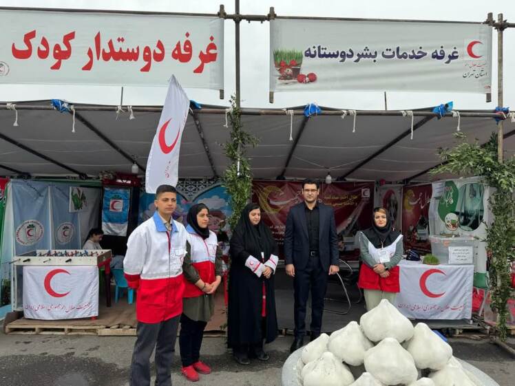 بازدید بخشدارشریف آباد از ستاد خدمات سفرهای نوروزی بخش شریف‌آباد