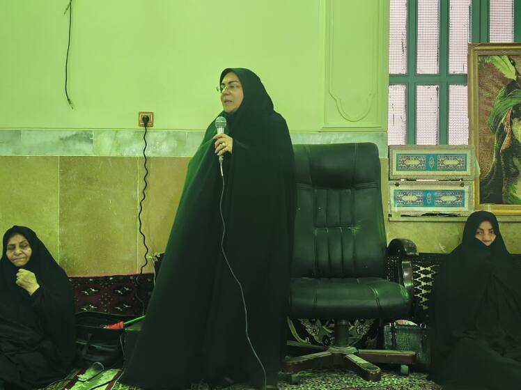  آوای شور اربعین حسینی در روستای باغخواص / بخشدار مرکزی در مراسم بانوان جاماندگان اربعین حاضر شد