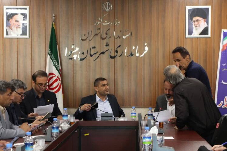 ملاقات مردمی فرماندار پیشوا و روسای ادارات به روال هر هفته برگزار شد