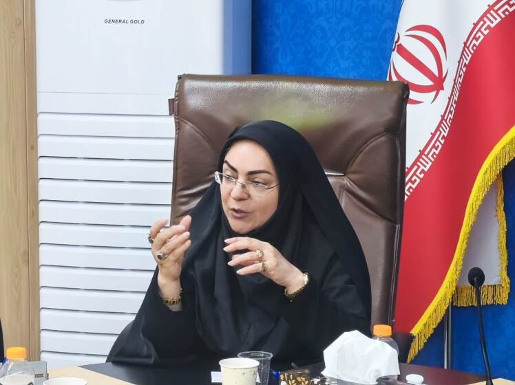  برپایی میزهای خدمت همزمان با هفته دولت در شهرستان ورامین